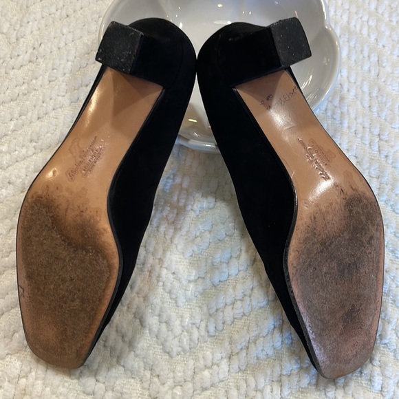 SALVATORE FERRAGAMO black suede heels - Picture 10 of 14